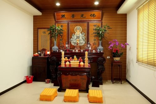 Bàn thờ Phật Quan Âm không đặt chung với các vị Thần khác