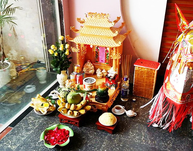 Chọn hướng đặt bàn thờ Thần tài