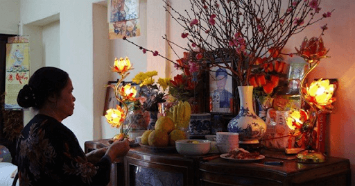 Văn khấn tổ tiên vào ngày giỗ chính xác và đầy đủ